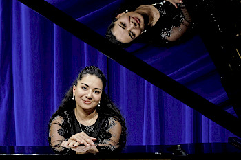 Eleonora Kotlibulatova am Klavier