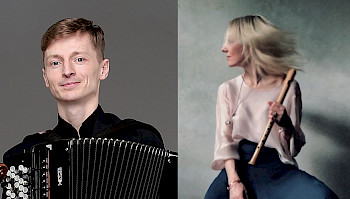Marek Stawniak mit einem Akkordeon und Katharina Glös mit einer Blockflöte