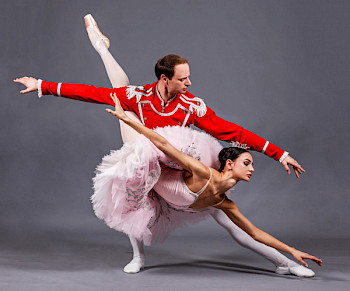 2 Ballet-Tänzer tanzen Ballet