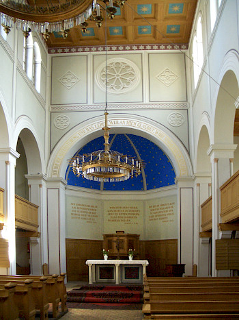 Kirche Caputh, Blick in den Altarraum