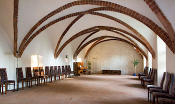 Ein Saal einer Kirche