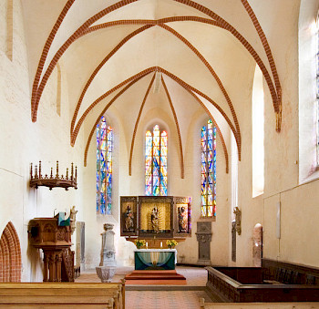 Stiftskirche mit Marienaltar