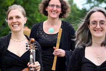 3 Frauen mit Musikinstrumenten