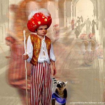 Orientalisch gekleideter Junge mit rotem Turban und Stock, neben sich ein Äffchen