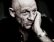 Schwarz-Weiß-Bild: Porträt eines alten Mann