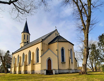 Eine Kirche in der Natur