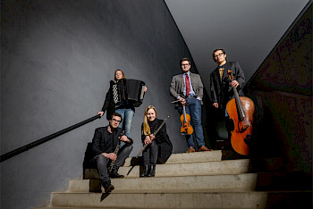 Ensemble via nova (Photo: Axel Clemens)