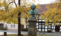 Graun Denkmal in Wahrenbrück